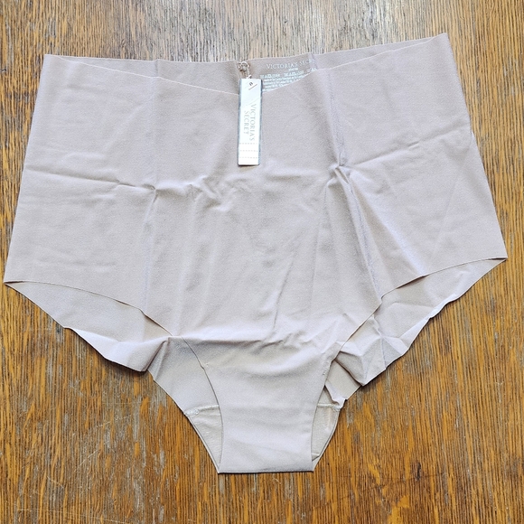 NWT Victoria's Secret No-Show Cheeky Panties - Picture 1 of 4